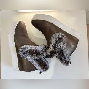 J Slides NYC Leather Wedge sneaker ankle boots Faux Fur size 9.5